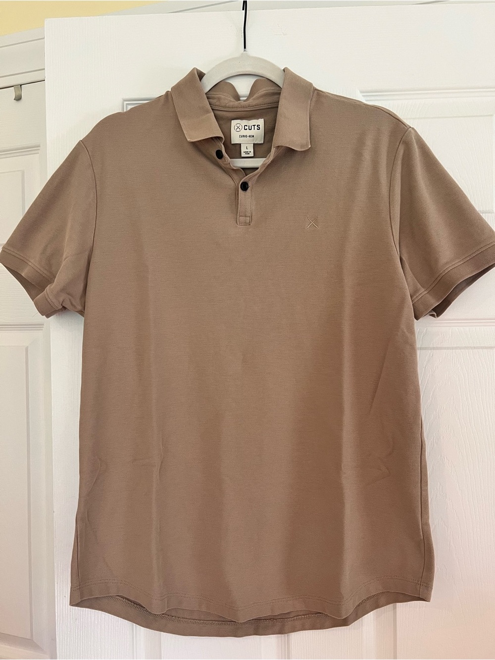 Cuts Clothing Men’s Polo in Taupe Brown